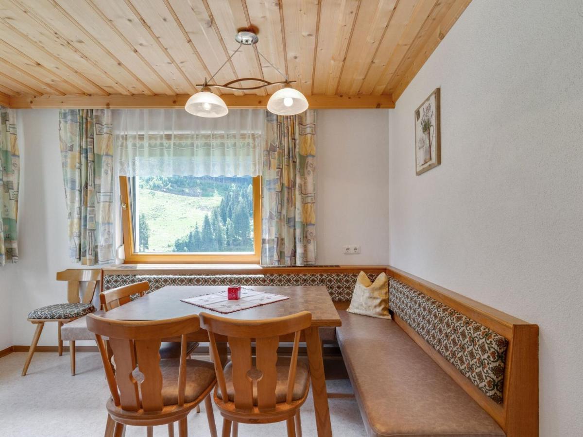 Land On The Kppl Mountain Chains Kappl  Exterior photo