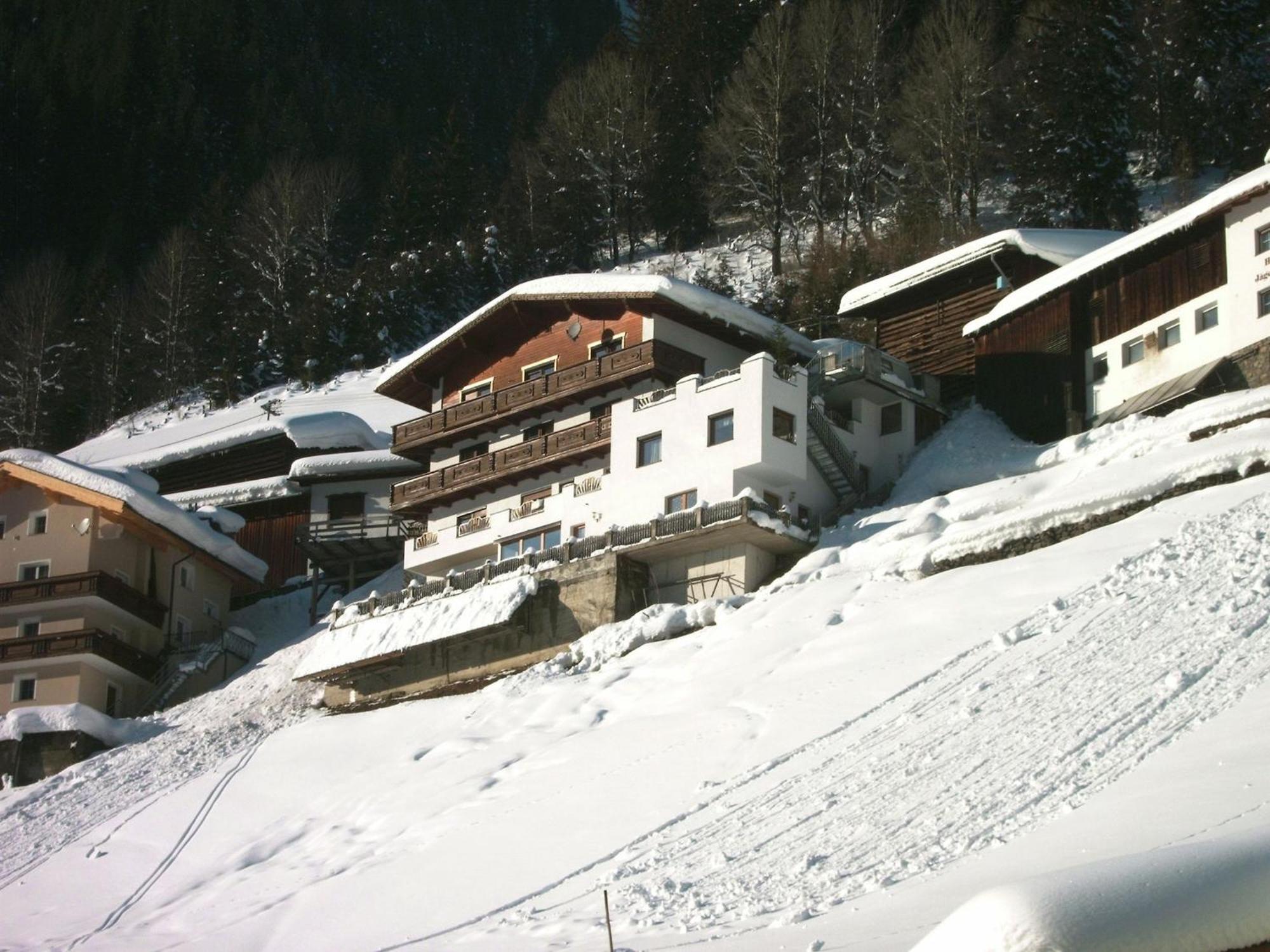 Land On The Kppl Mountain Chains Kappl  Exterior photo